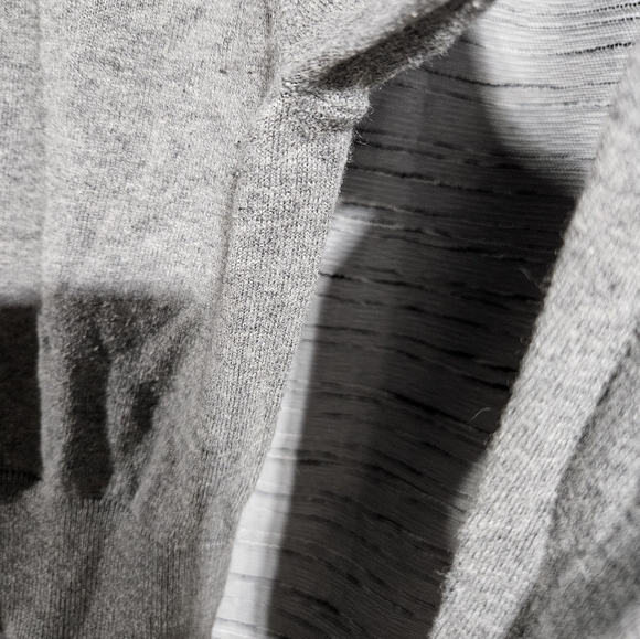 Cropped torrid sweater size 1 - Picture 7 of 7